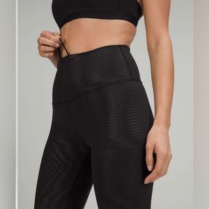 Lululemon Wunder Under Shapeshifter Foil Size 4 NWOT